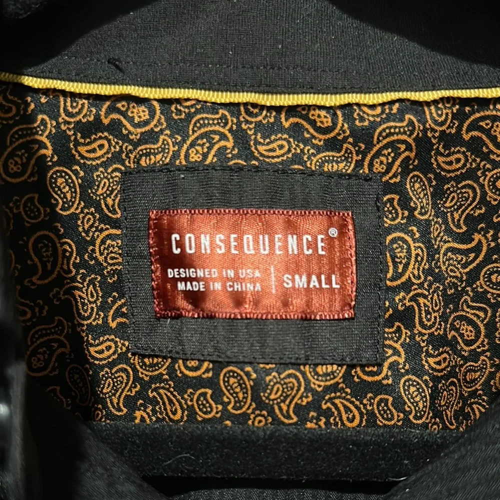 Black Casual Button Down Shirt with Relaxed Fit - Picture 2 of 4